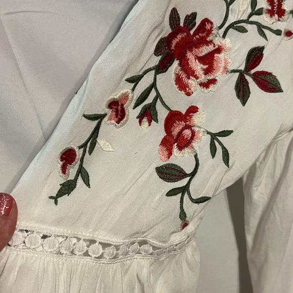 SOLD*** XL Boho Peasant Embroidered Bell Sleeve Poet Blouse - Picture 4 of 12